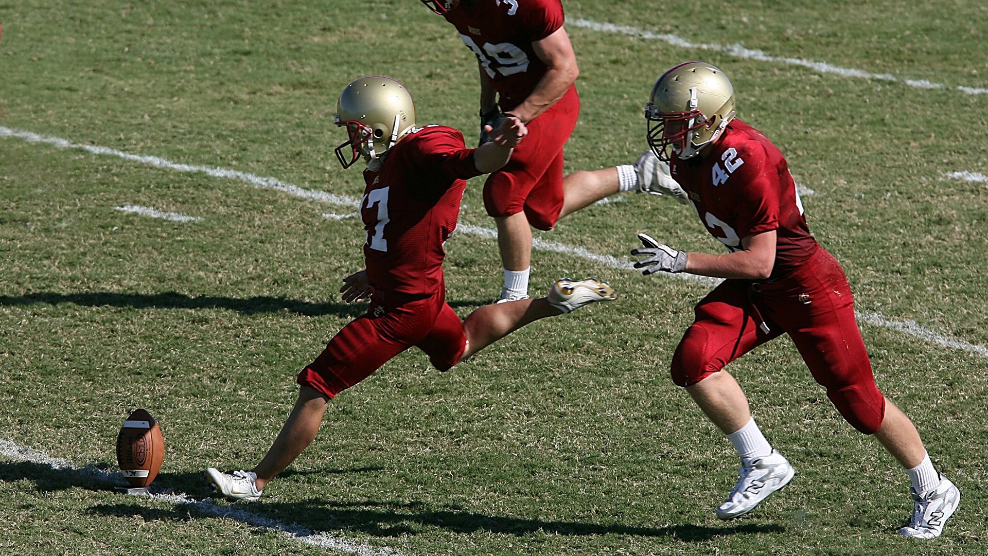 九游手游官网-比赛战术：从常规到季后赛的调整策略，各种比赛赛制